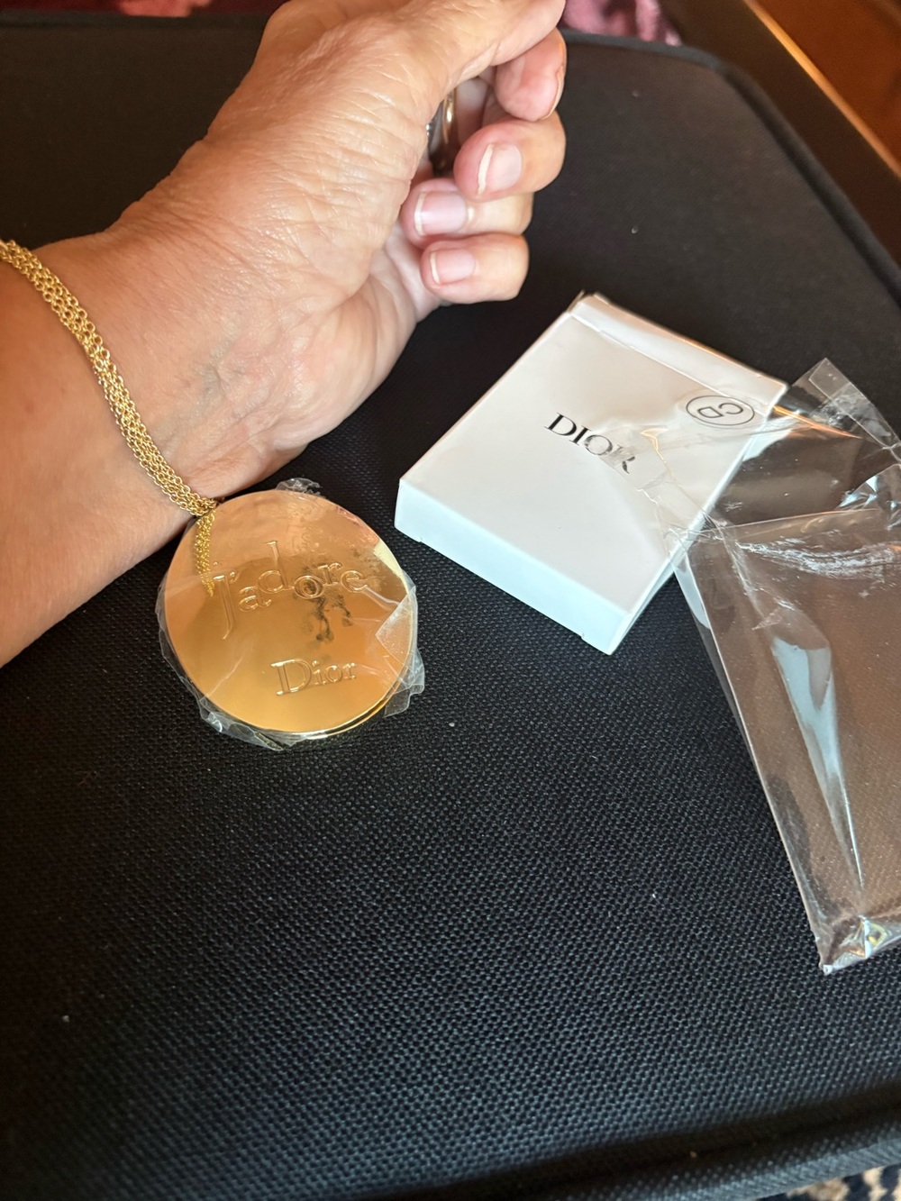 Unique J’adore Dior oval bracelet/mirror - Picture 2 of 6